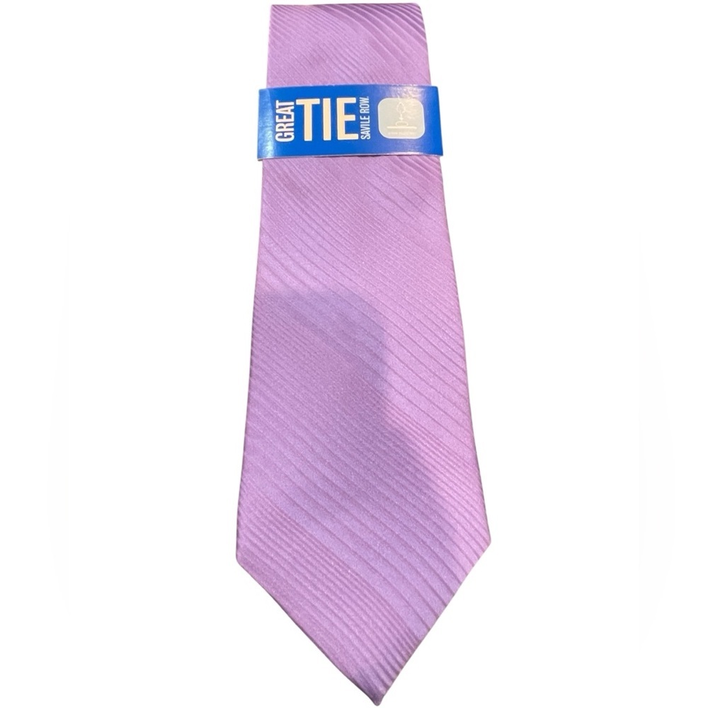 💜NWT Saville Row Lavender 100% Silk Tie.  Beautiful color, subtle stripe pattern